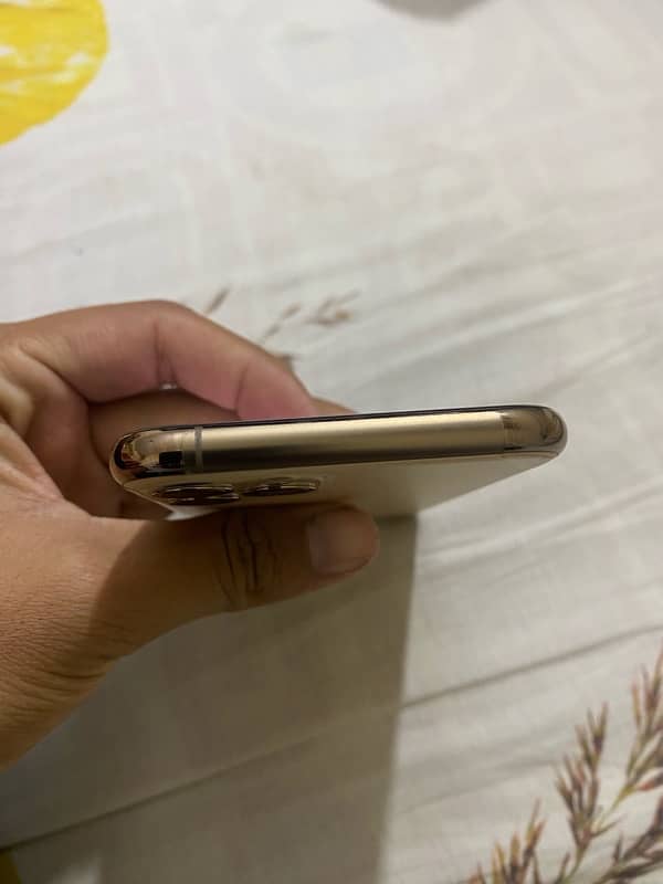 iPhone 11 Pro Factory Unlocked 4