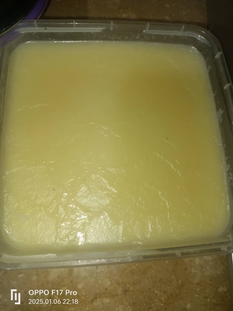 Desi ghee aur makhen 0