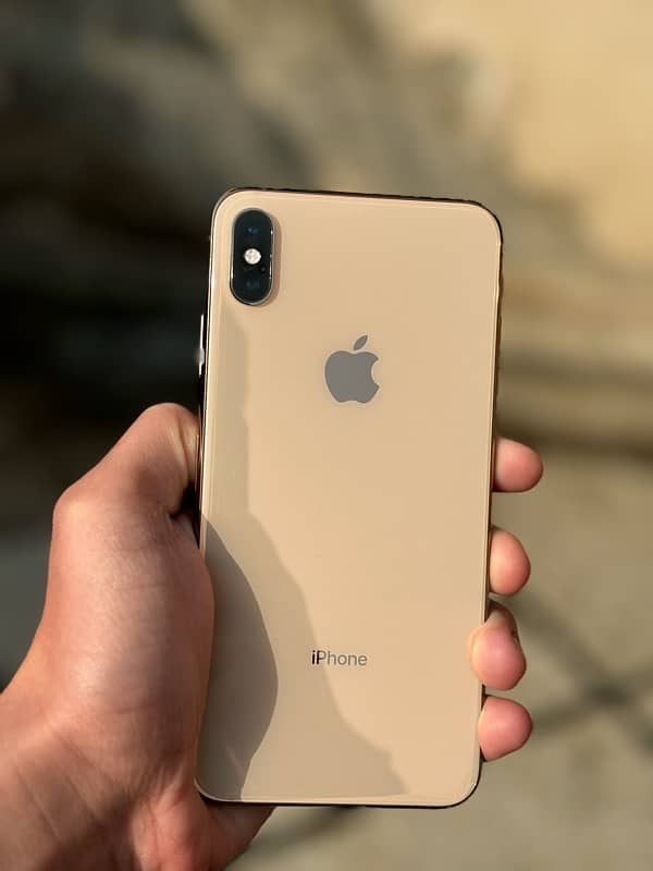 Iphone xs max pta approved 256gb tiptop condition 0