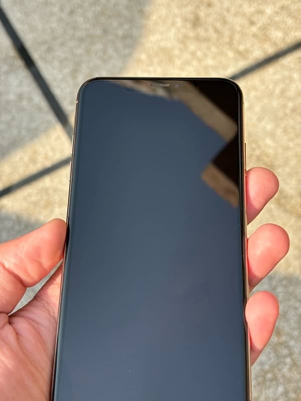 Iphone xs max pta approved 256gb tiptop condition 2