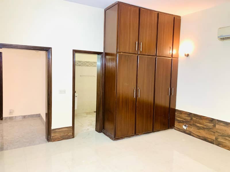 1 Kanal Modern Design Low Price Brand New Luxury Palace for RENT phase 3 w block hot located 23