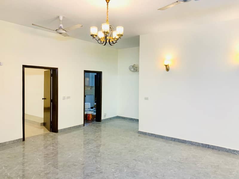 1 Kanal Modern Design Low Price Brand New Luxury Palace for RENT phase 3 w block hot located 27