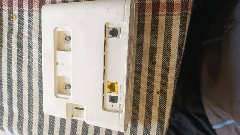 WiFi router Huawei model B310s-927 1