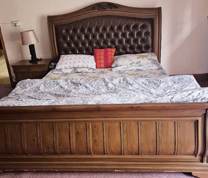 King size Bed + Side table, Mattress & Dressing 1