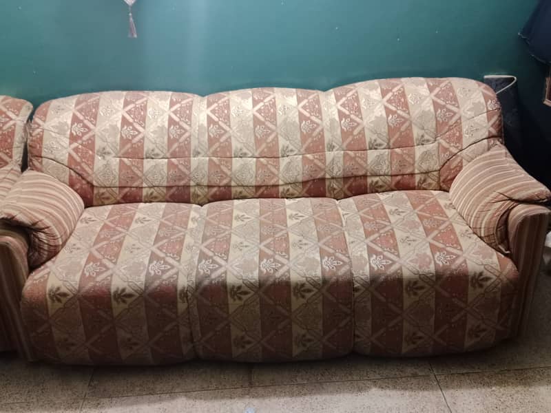 Sofa set 5 Seater Excellent Quality 1