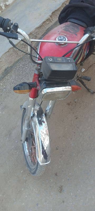 jilan bike 2018 sab cliyer h bilkul ok h 03462292032 no per rabta 6