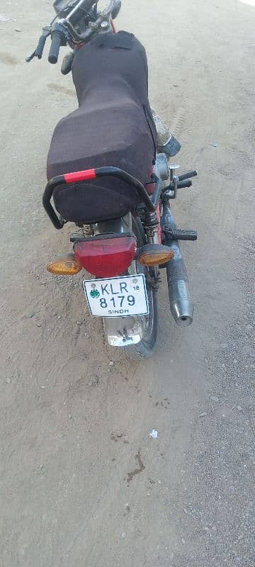 jilan bike 2018 sab cliyer h bilkul ok h 03462292032 no per rabta 9