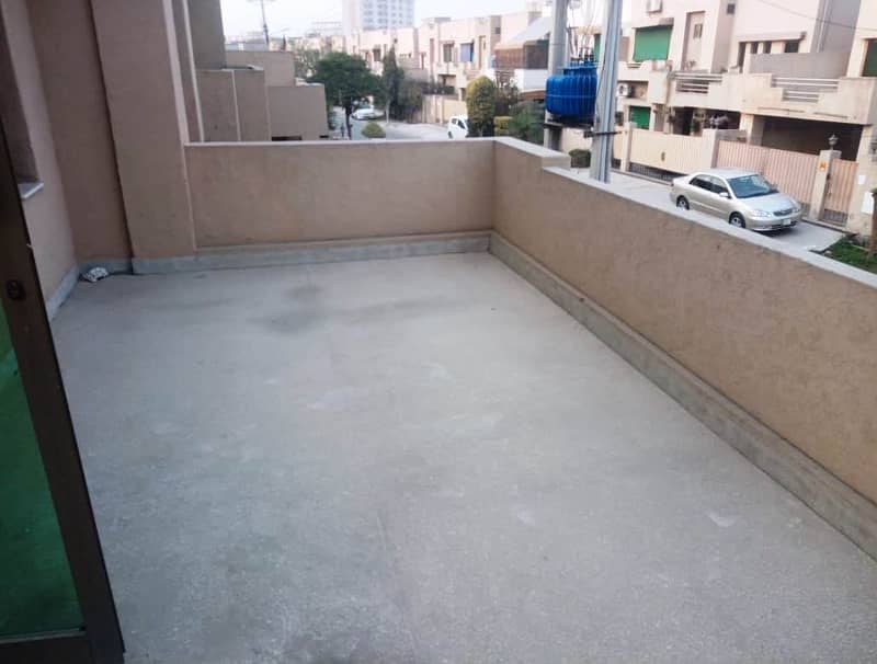 4 bed House For Rent In Askari 11 7