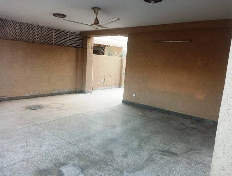 4 bed House For Rent In Askari 11 8