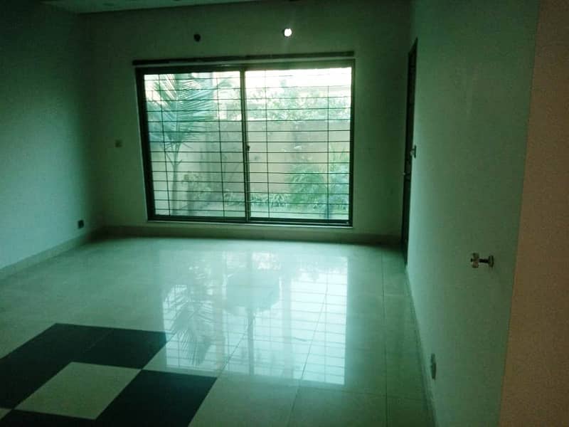 4 bed House For Rent In Askari 11 14