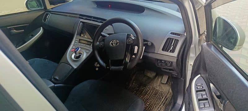 Toyota Prius 2012 7