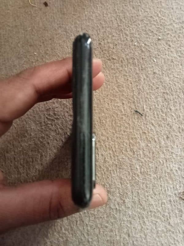 Mobile and charger Condition 10 of 10 Jo Ok 3