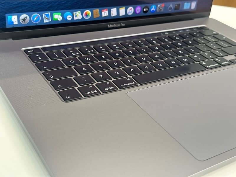 MACBOOK PRO 2019 ( 8 GB GPU ) 16-inch / 32 GB RAM - 512  GB SSD 3