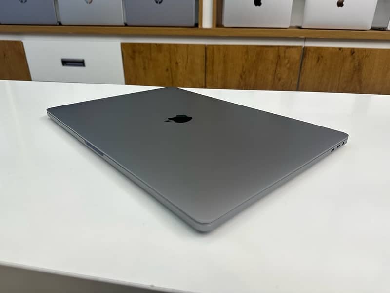 MACBOOK PRO 2019 ( 8 GB GPU ) 16-inch / 32 GB RAM - 512  GB SSD 5