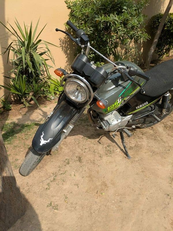 ybr125g 2022 model good condition 5