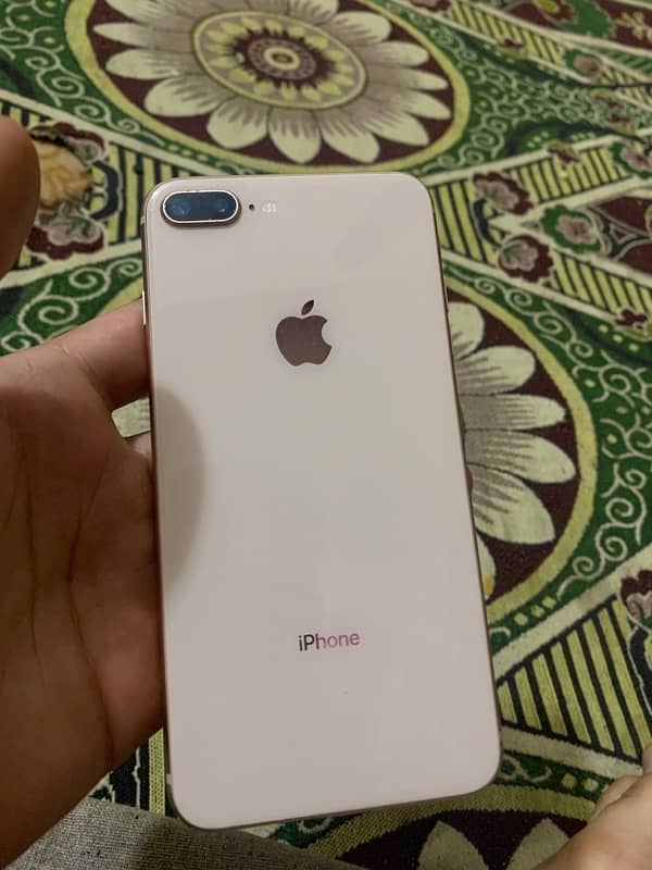 iPhone 8 Plus 0