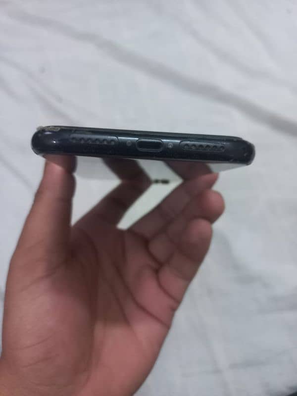 Iphone XR 9/10 condition 64GB Water pack Non PTA 2