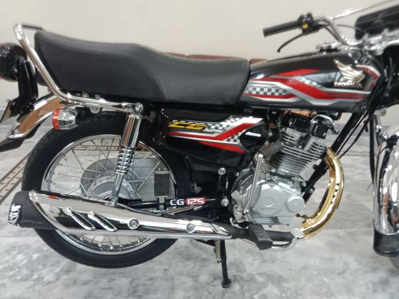 Honda CG 125 Showroom Condition 1