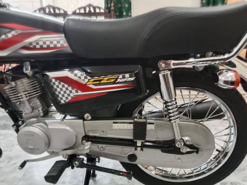 Honda CG 125 Showroom Condition 3