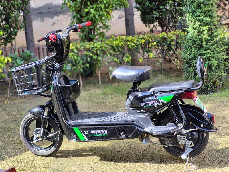 YJ FUTURE INDUS scooty 0