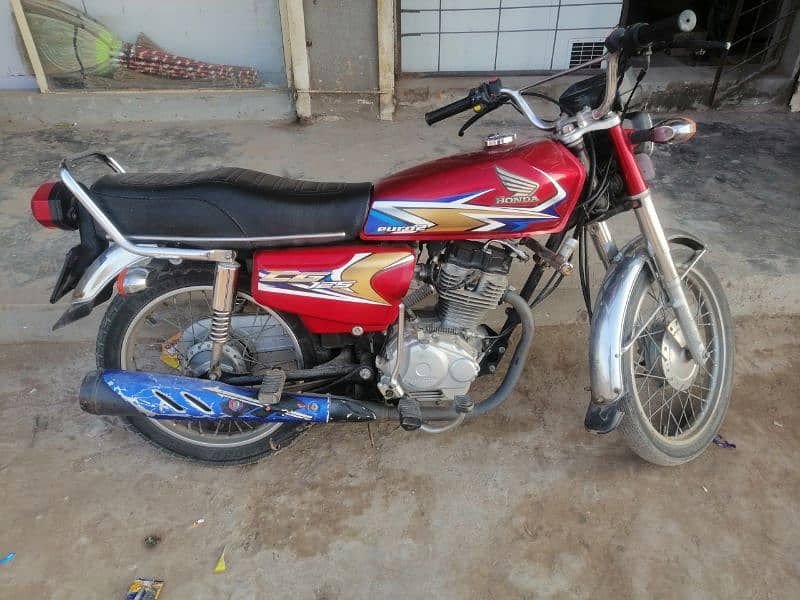 Honda 125 for sale red color 3