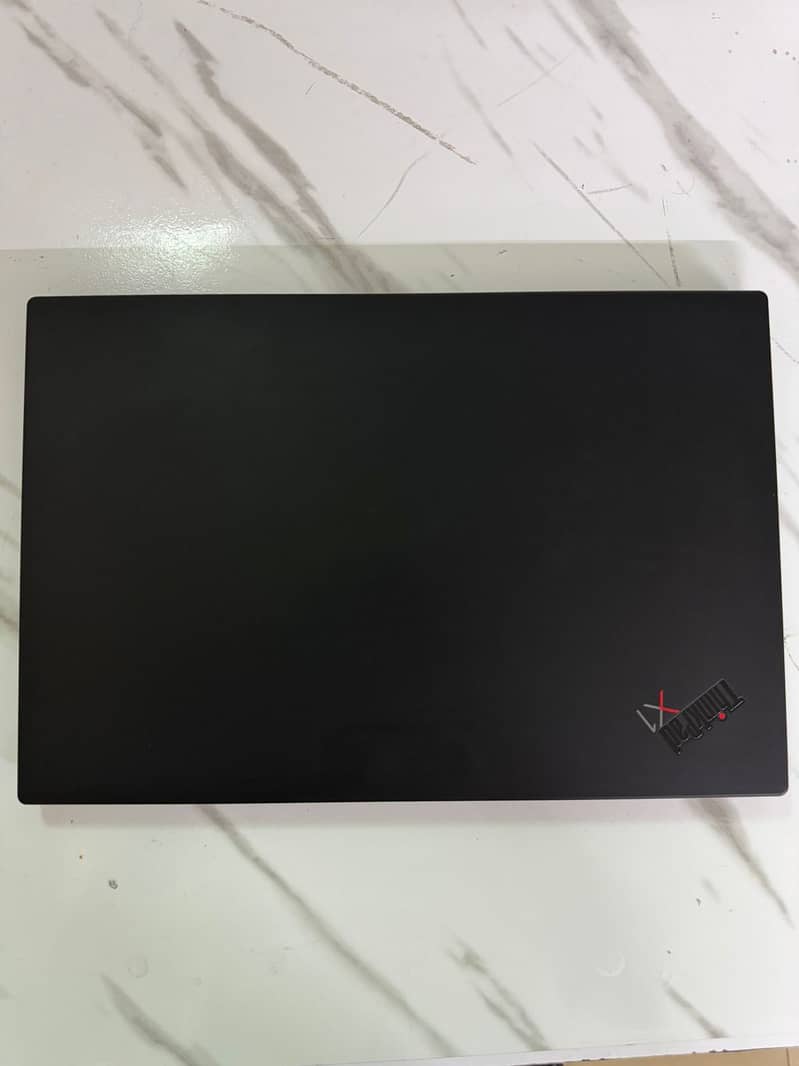 LENOVO x1 CARBON 7