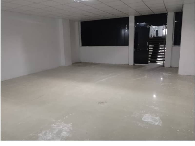 Area 700 Square Feet Office Available For Rent Real Pictures In Main Boulevard Road Gulberg 3 Lahore 1