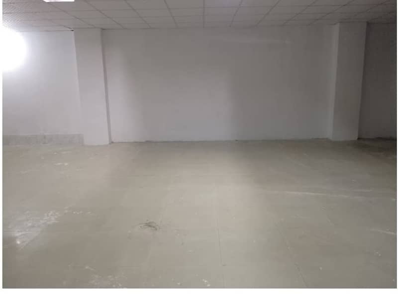 Area 700 Square Feet Office Available For Rent Real Pictures In Main Boulevard Road Gulberg 3 Lahore 3