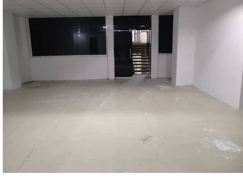 Area 700 Square Feet Office Available For Rent Real Pictures In Main Boulevard Road Gulberg 3 Lahore 4