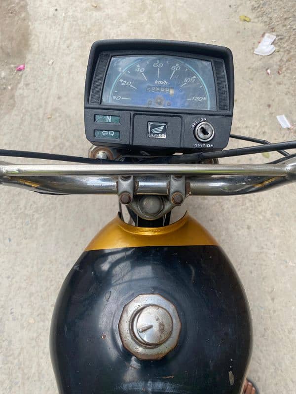 Honda CD 70 2001 model New condision 1