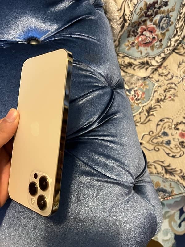 iPhone 12 Pro Max gold 256gb NON-PTA 4