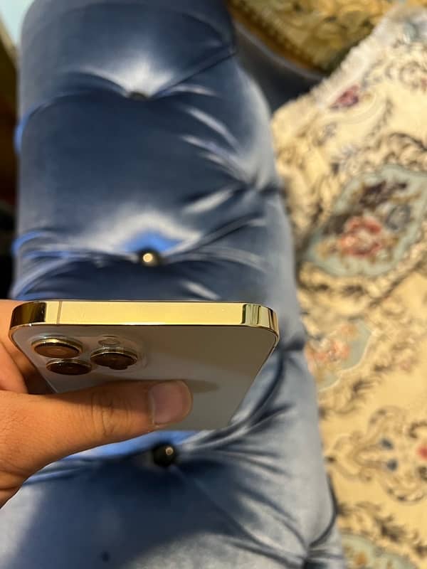 iPhone 12 Pro Max gold 256gb NON-PTA 6