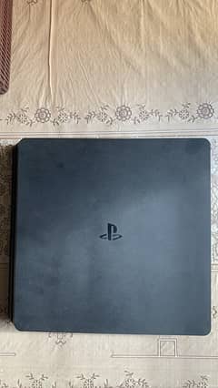 PS4 Slim 1 TB, with 2 controllers