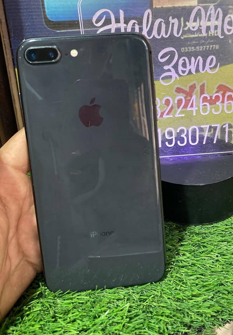 Apple iPhone 8 Plus 0