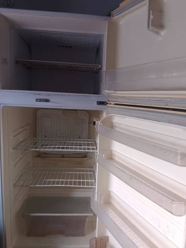 Dawlance Fridge, For Sale, in good condition, running condition 1