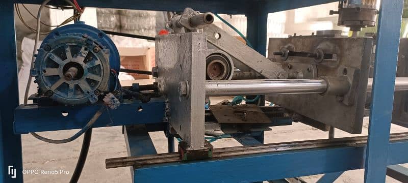 Moulding Machine 3