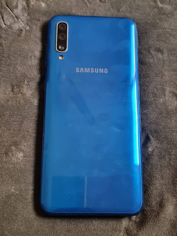 samsung a50 4/128 official pta approved 2