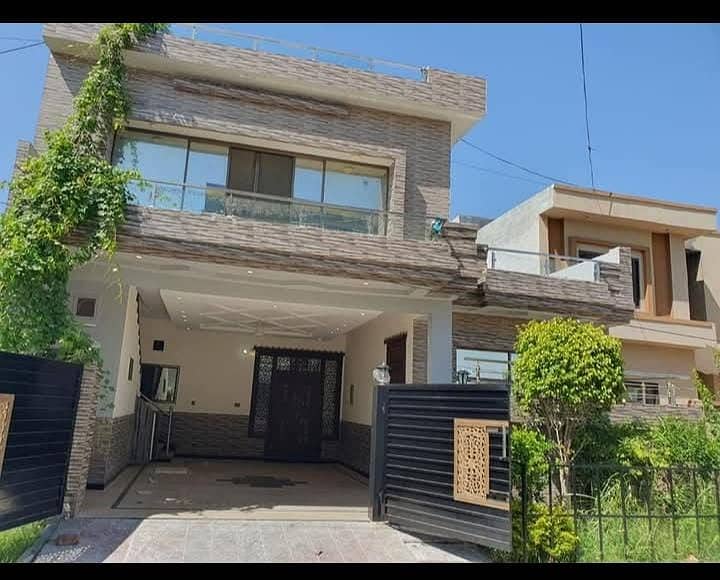 10 MARLA UPER PROTION AVAILABLE FOR RENT IN BAHRIA TOWN PHASE 8 SECTOR C 8