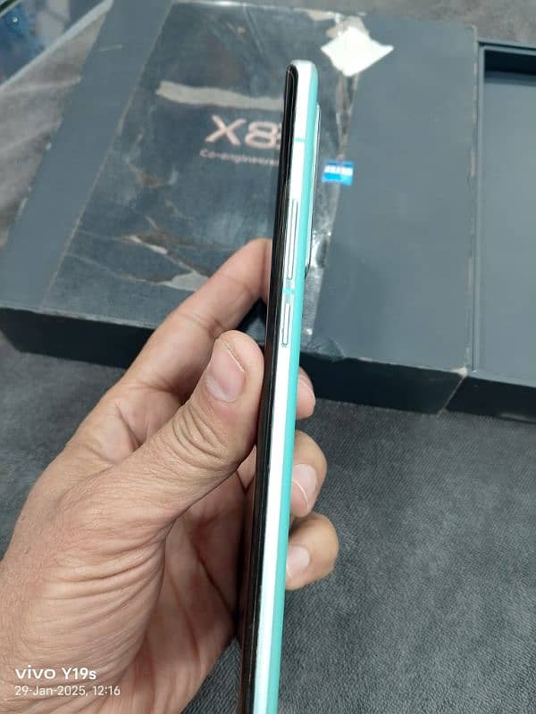 vivo x80 pta oky 12 256 gb mamuli damig back 1 corner 1