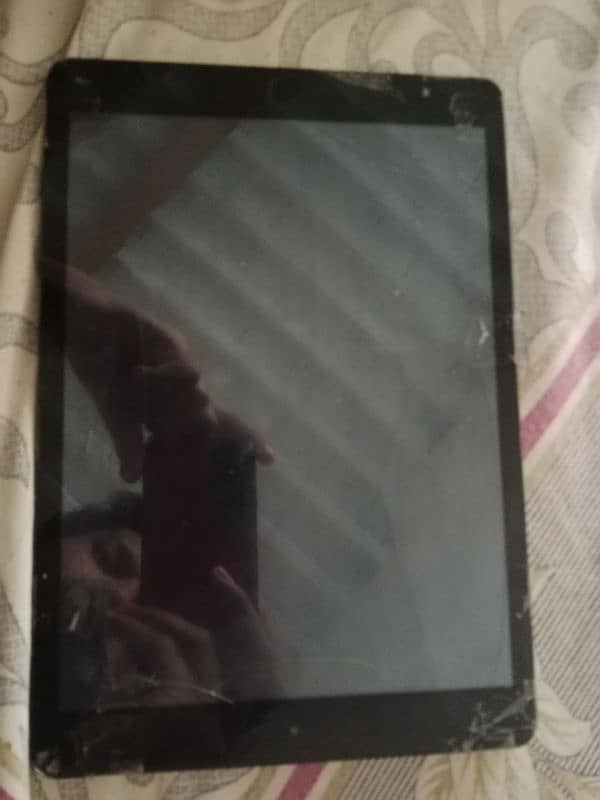 ipad 8th genration 128GB touch break hy butt all work hy touch 0