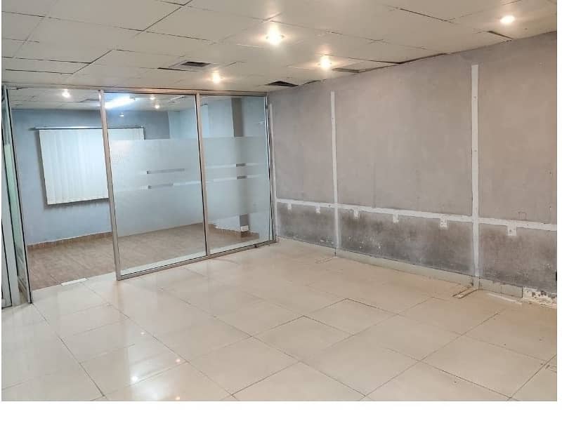 Area 825 Square Feet Office Available For Sale Real Pictures In Main Boulevard Road Gulberg 3 Lahore 1