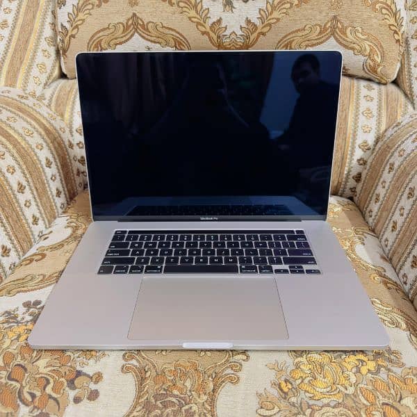 MacBook Pro 2019 CTO Model 16inch Retina Display 1