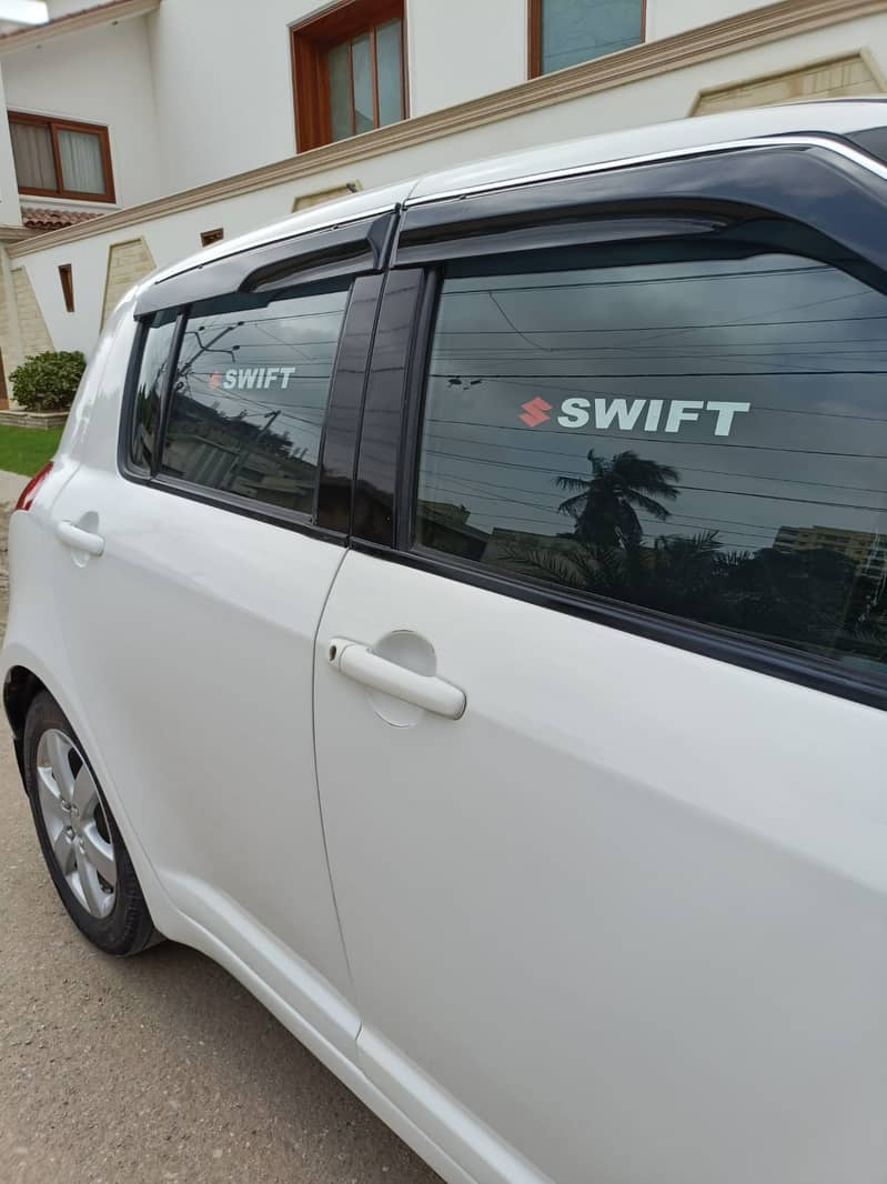 Suzuki Swift Model 2014(Automatic) 8