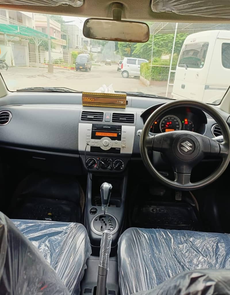 Suzuki Swift Model 2014(Automatic) 12