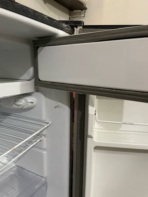 Dawlance company fridge 3