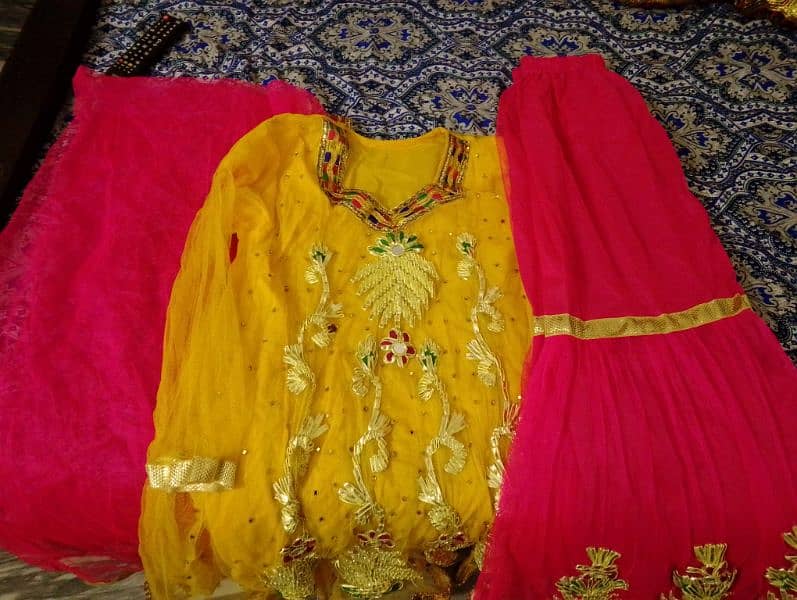 Mehndi Dress Good condition Good looking beautiful 2