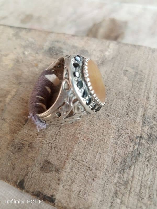 pukhraj stone ring chandi ma ha 3