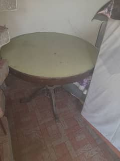 single round dining table