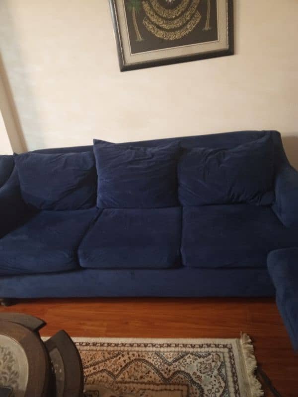 6 seater sofa set in very good condition velvet material 2