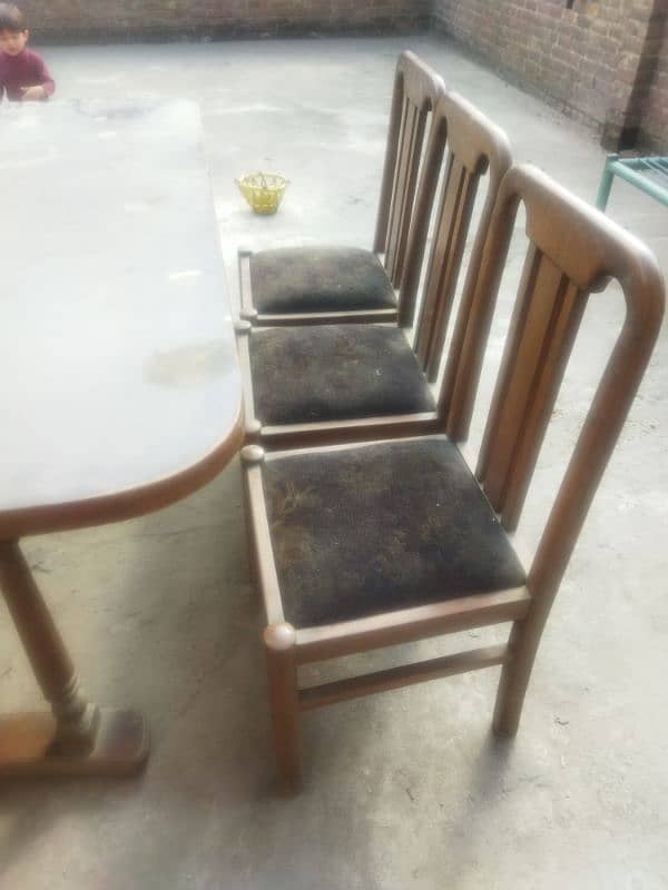 Durable Dinning with six chairs 1